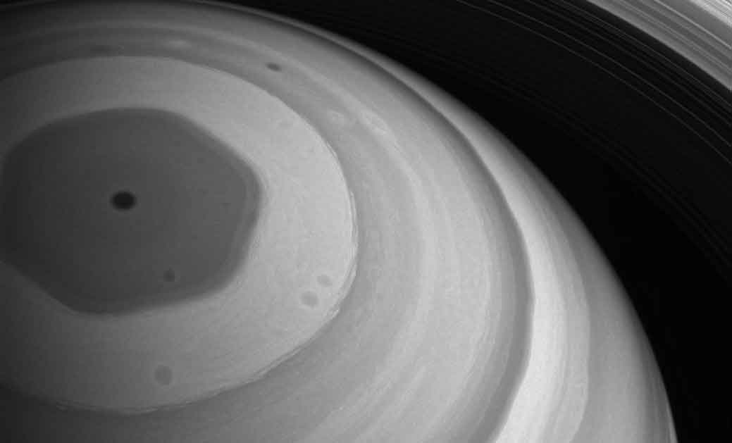 Satürn’ün en yeni fotoğrafı büyüledi
