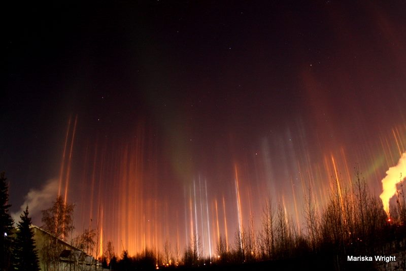 light-pillars-aurora-alaska-november-6-2014-1