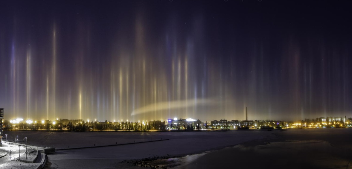 Kış gecelerinin büyüsü: Doğal ışık sütunları